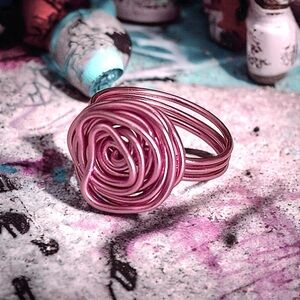 5 For $25💫Vivid Metallic Pink Twirled and Swirled Wire Ring